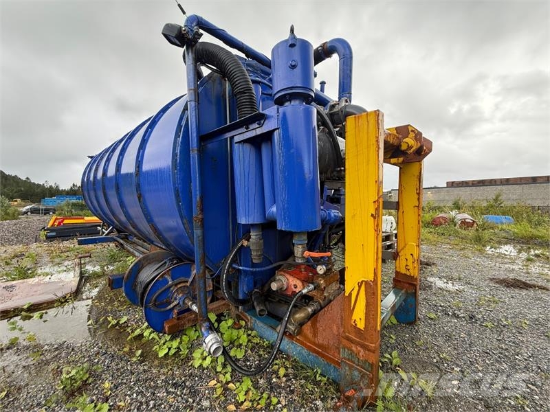 Slamsuger-/høytrykksspyleraggregat m/vakuumpumpe – Other trucks