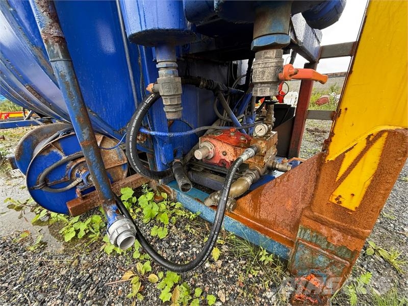 Slamsuger-/høytrykksspyleraggregat m/vakuumpumpe – Other trucks