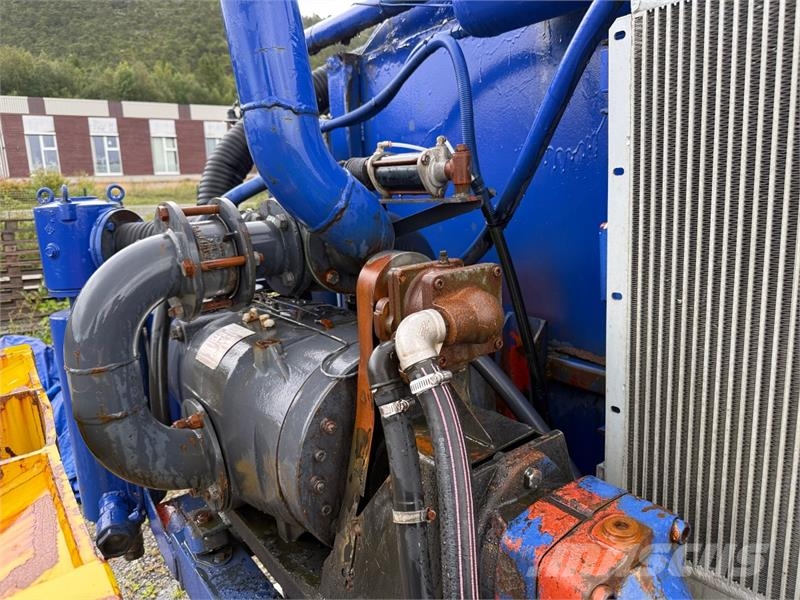 Slamsuger-/høytrykksspyleraggregat m/vakuumpumpe – Other trucks