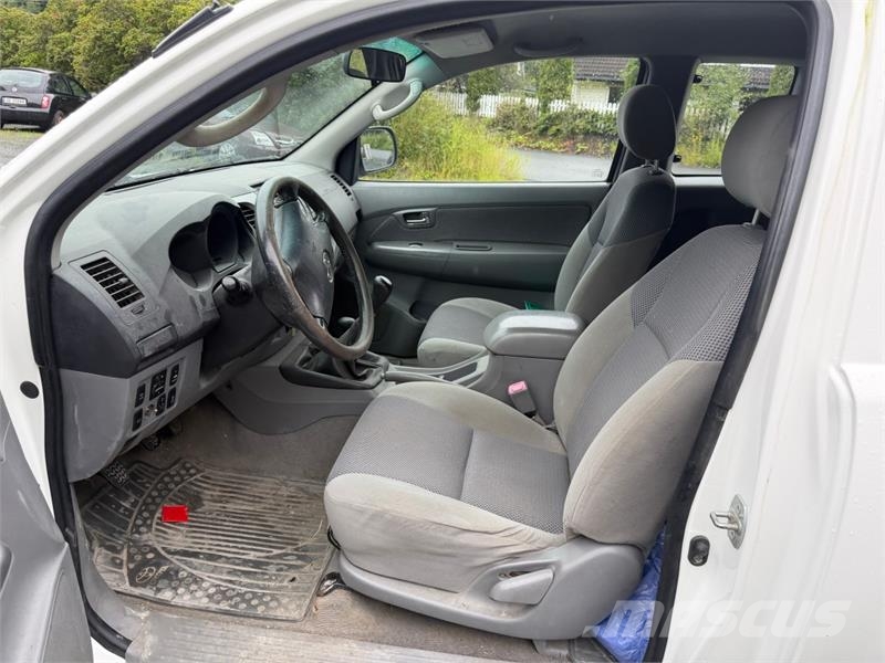 Toyota HiLux Carros