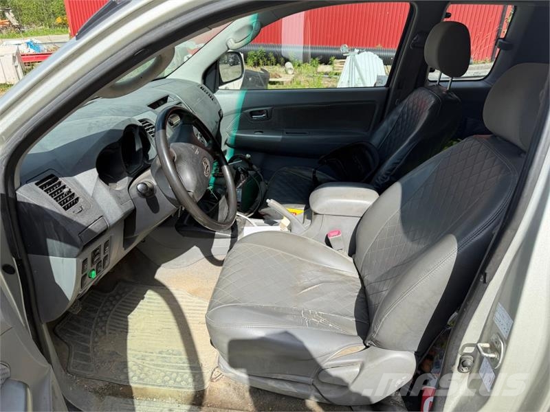 Toyota HiLux Carros
