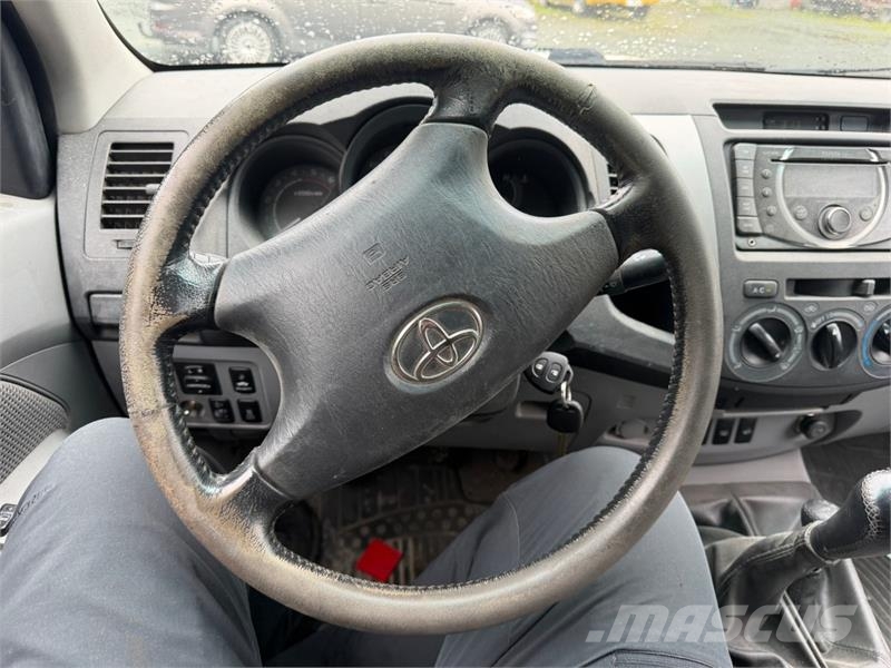Toyota HiLux Carros