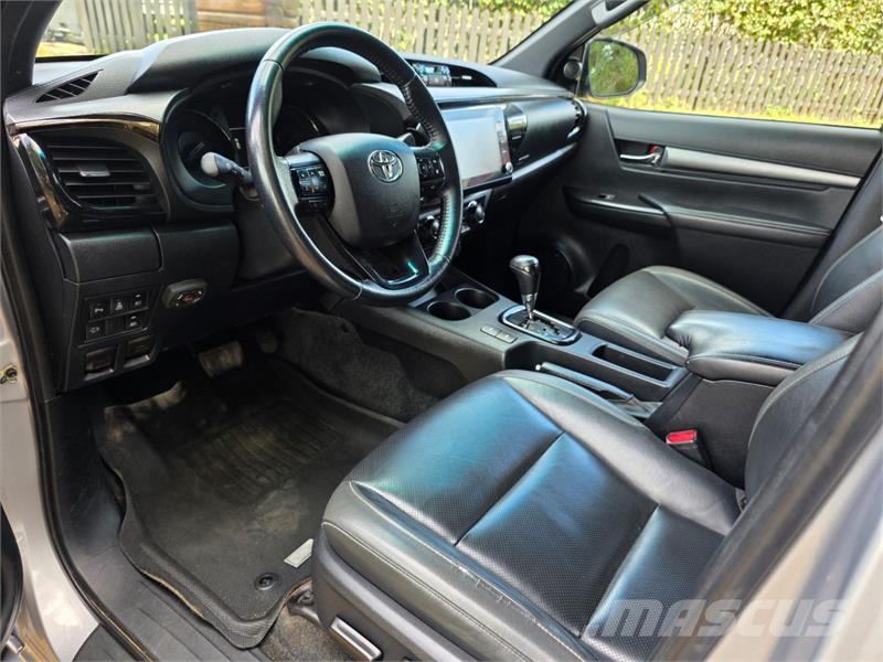 Toyota HiLux Personbiler