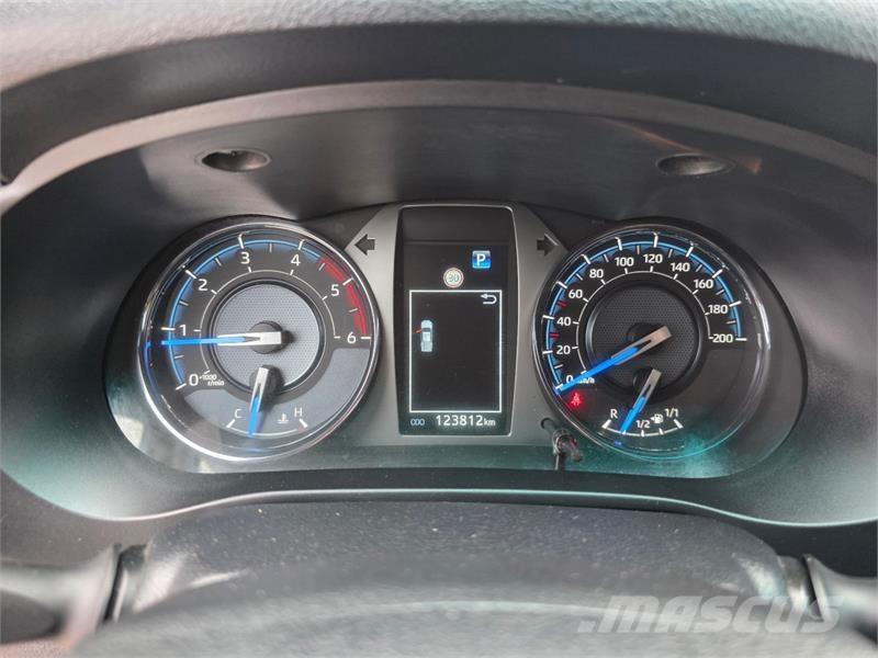 Toyota HiLux Personbiler