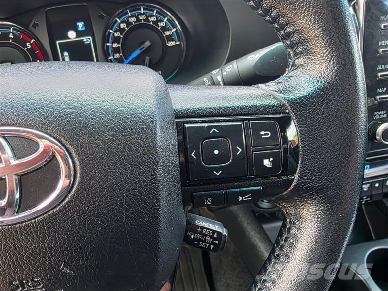 Toyota HiLux Personbiler