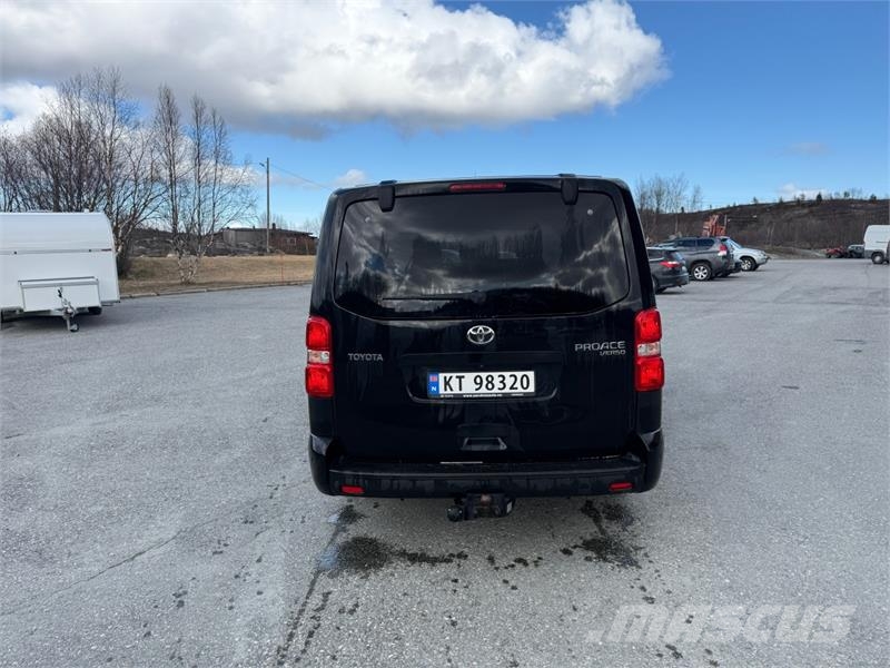 Toyota Proace Verso Automobili