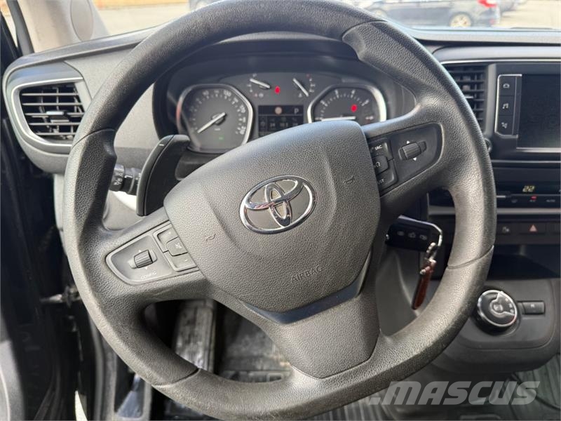 Toyota Proace Verso Automobili