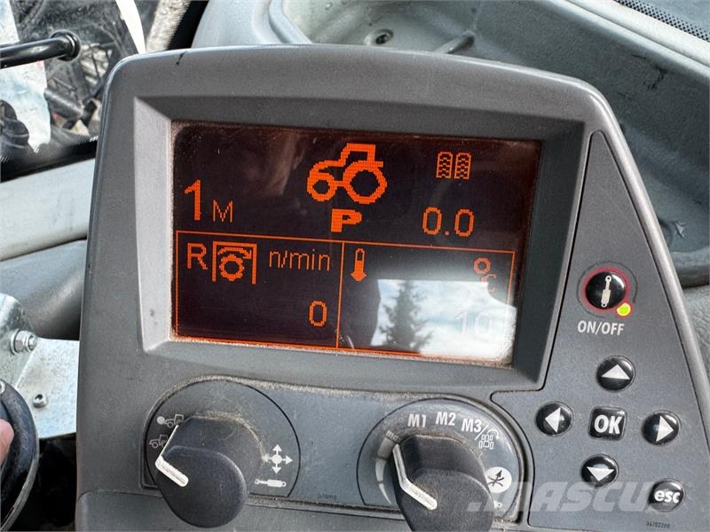 Valtra N141 الجرارات