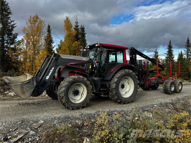 Valtra N141 الجرارات