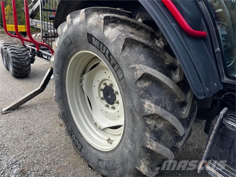 Valtra N141 الجرارات