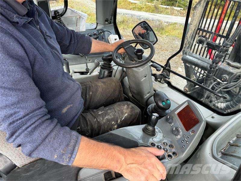 Valtra N141 الجرارات