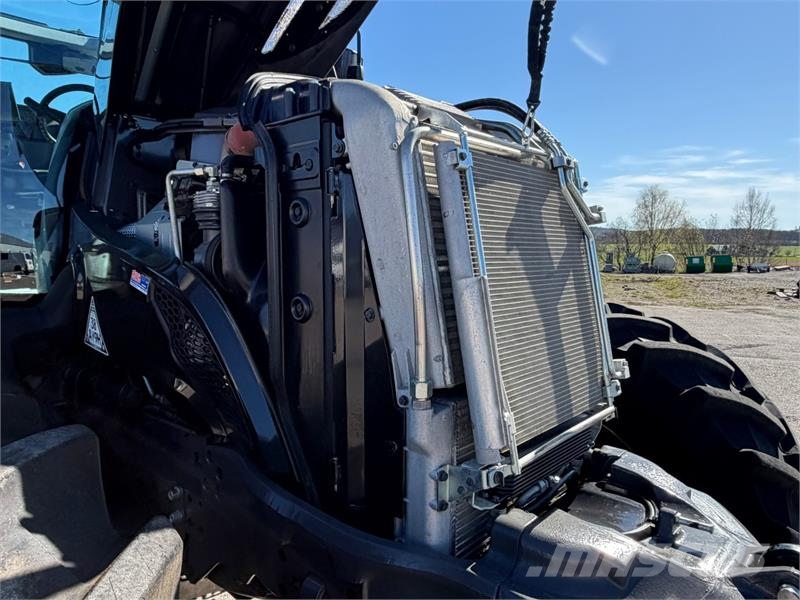 Valtra UNLIMITED T174 - TWINTRACK - SKOGSRIGG - FRONTHYDR Traktori