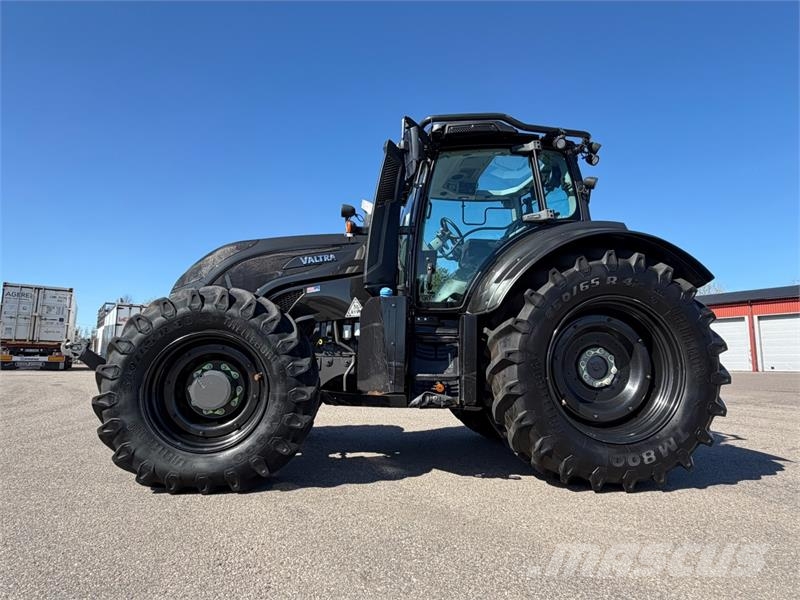 Valtra UNLIMITED T174 - TWINTRACK - SKOGSRIGG - FRONTHYDR Traktori