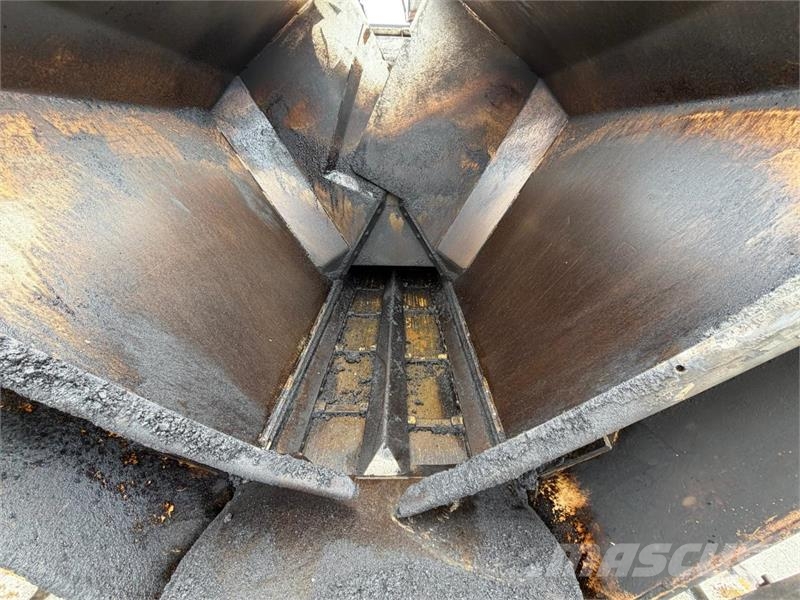 Vögele SUPER 1303-3i ASFALTUTLEGGER Будтехніка - Інші