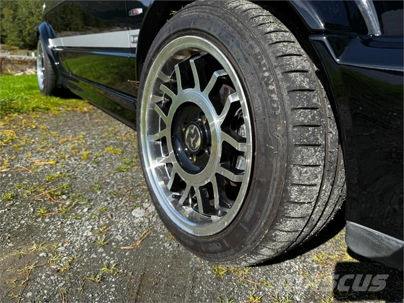 Volkswagen Golf Cars