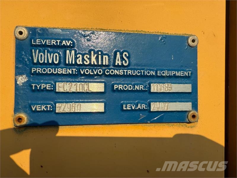 Volvo EC210CL حفارات زحافة