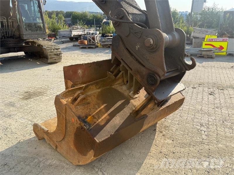 Volvo EC210CL حفارات زحافة