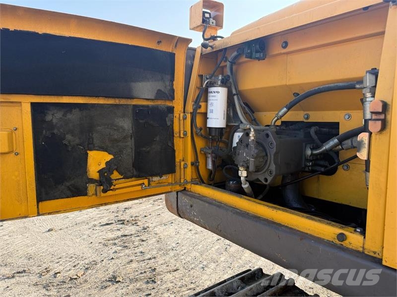 Volvo EC210CL حفارات زحافة