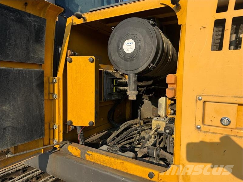 Volvo EC210CL حفارات زحافة