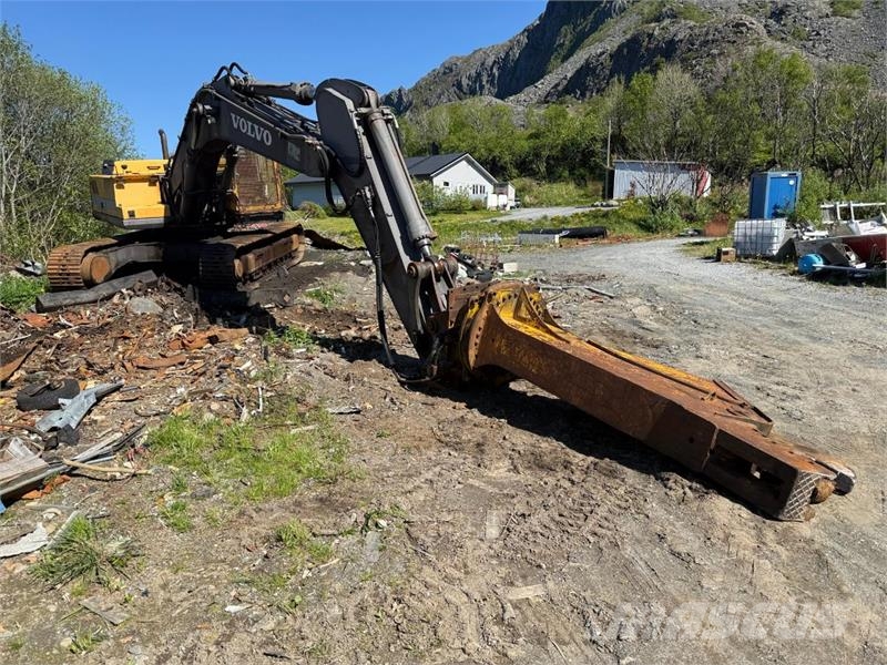 Volvo EC340 gravemaskin m/ MBI SH300R stålsaks Crawler excavators