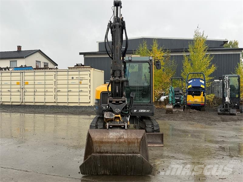 Volvo ECR58D gravemaskin med 3 skuffer - Engcon tiltrota Építőipar - Egyebek