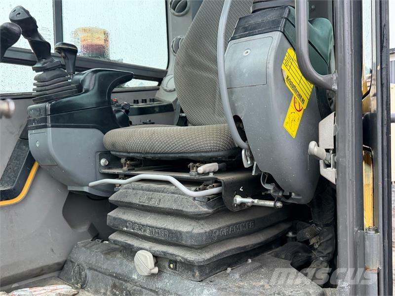 Volvo ECR58D gravemaskin med 3 skuffer - Engcon tiltrota Építőipar - Egyebek