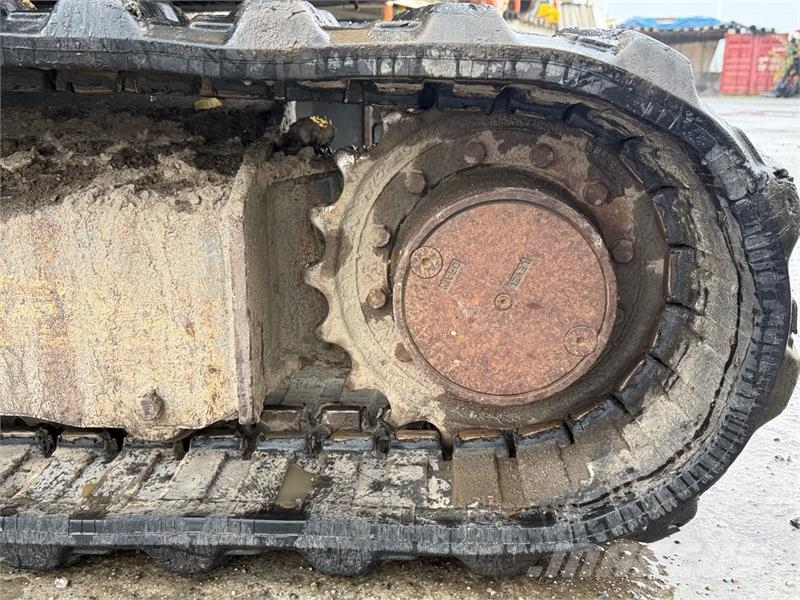 Volvo ECR58D gravemaskin med 3 skuffer - Engcon tiltrota Építőipar - Egyebek