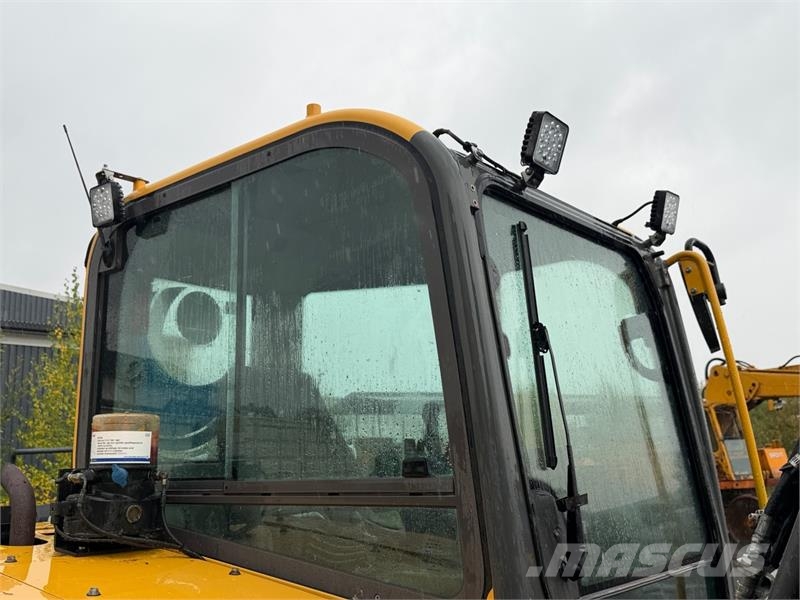 Volvo ECR58D gravemaskin med 3 skuffer - Engcon tiltrota Építőipar - Egyebek