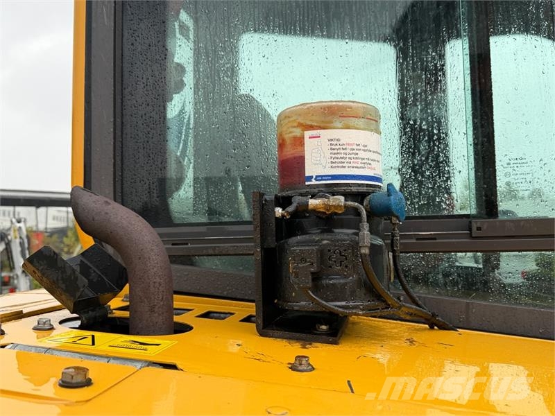 Volvo ECR58D gravemaskin med 3 skuffer - Engcon tiltrota Építőipar - Egyebek
