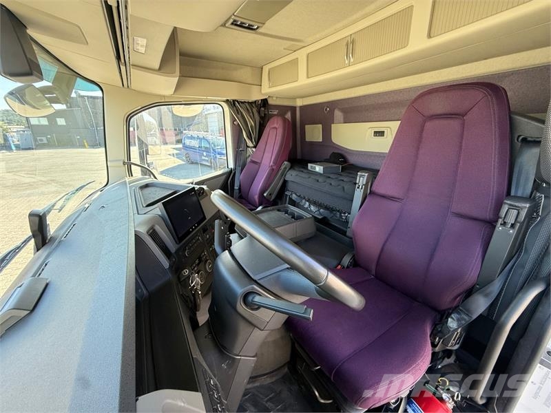 Volvo FM Electric Camiones con caja de remolque