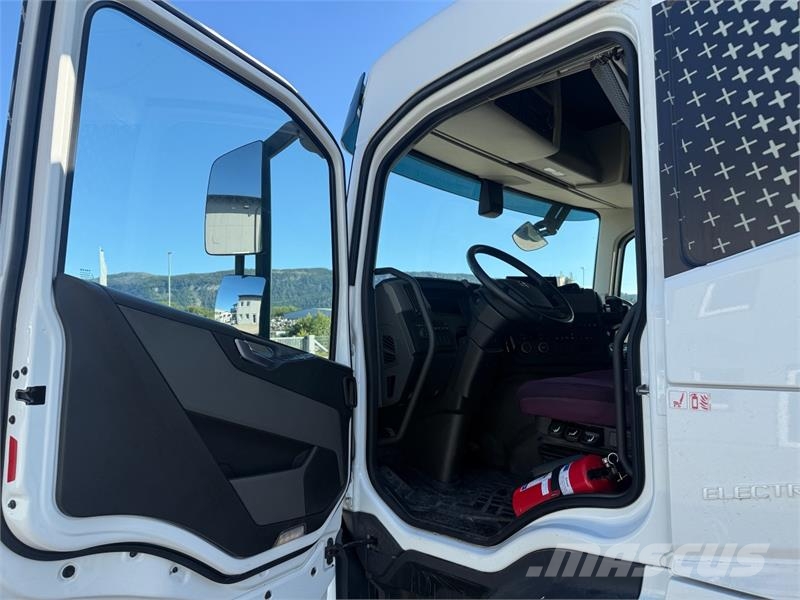 Volvo FM Electric Camiones con caja de remolque
