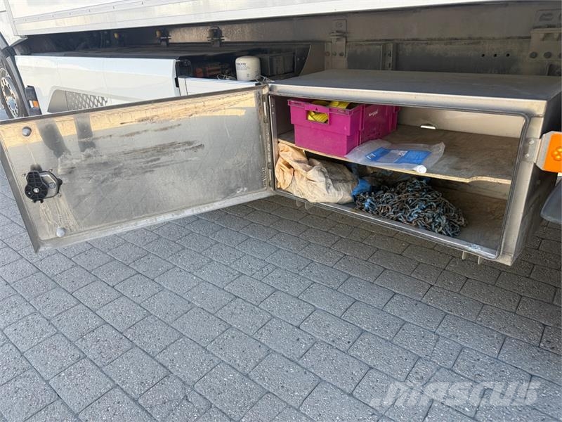 Volvo FM Electric Camiones con caja de remolque