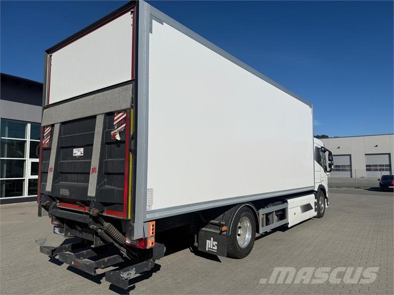 Volvo FM Electric Camiones con caja de remolque