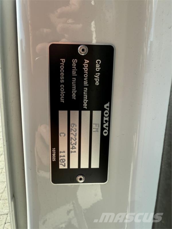 Volvo FM Electric Camiones con caja de remolque