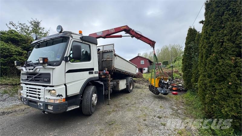 Volvo FM7 4x2 kranbil, HMF 753 K2, 3-veis tipp, kran ser Kranbil