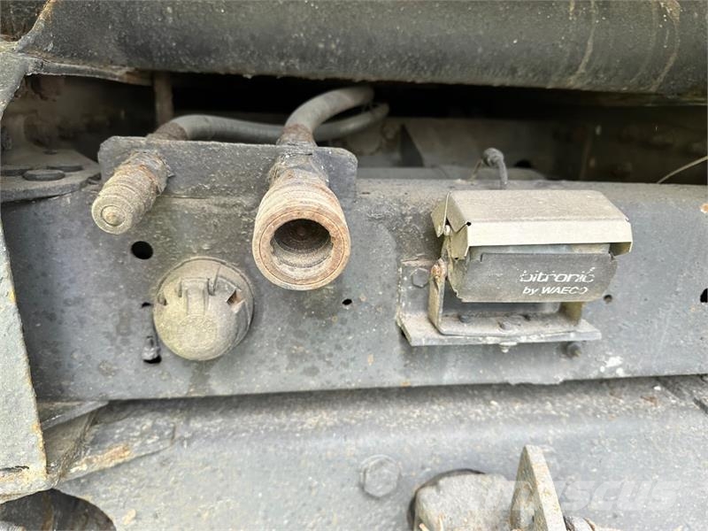 Volvo FM7 4x2 kranbil, HMF 753 K2, 3-veis tipp, kran ser Kranbil