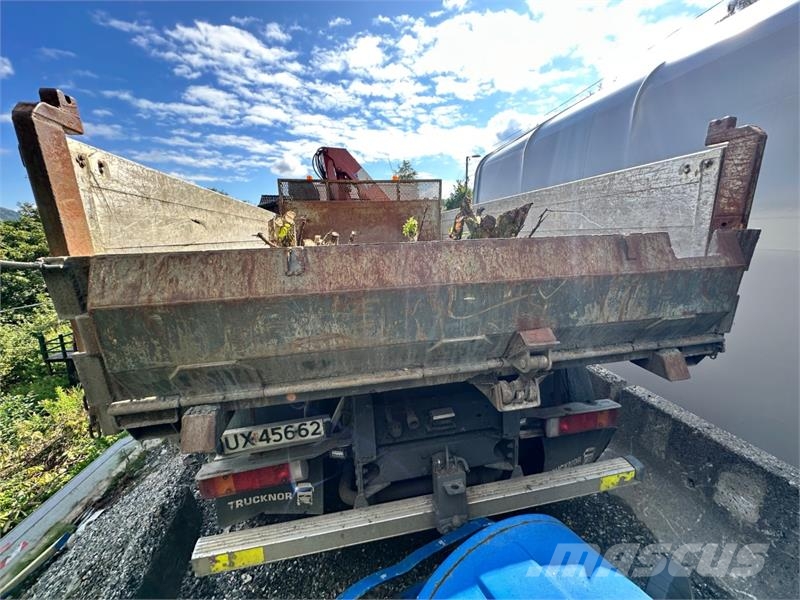 Volvo FM7 4x2 kranbil, HMF 753 K2, 3-veis tipp, kran ser Kranbil