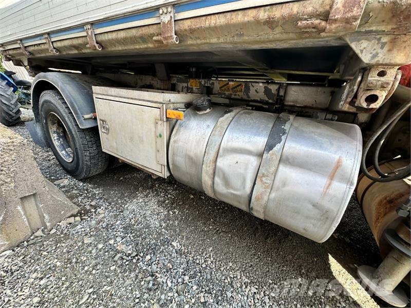 Volvo FM7 4x2 kranbil, HMF 753 K2, 3-veis tipp, kran ser Kranbil