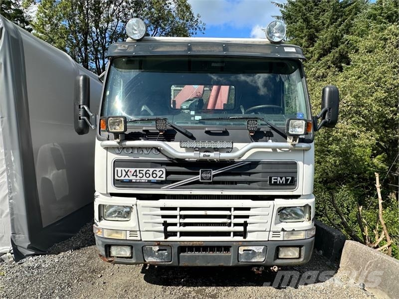 Volvo FM7 4x2 kranbil, HMF 753 K2, 3-veis tipp, kran ser Kranbil
