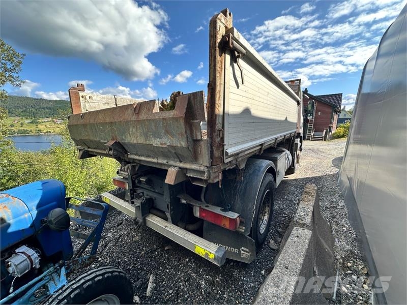 Volvo FM7 4x2 kranbil, HMF 753 K2, 3-veis tipp, kran ser Kranbil