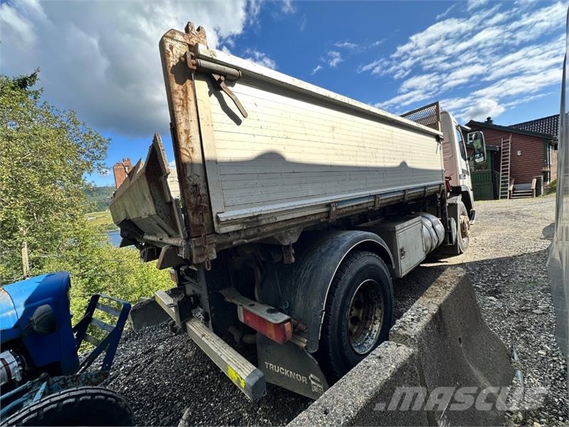 Volvo FM7 4x2 kranbil, HMF 753 K2, 3-veis tipp, kran ser Kranbil
