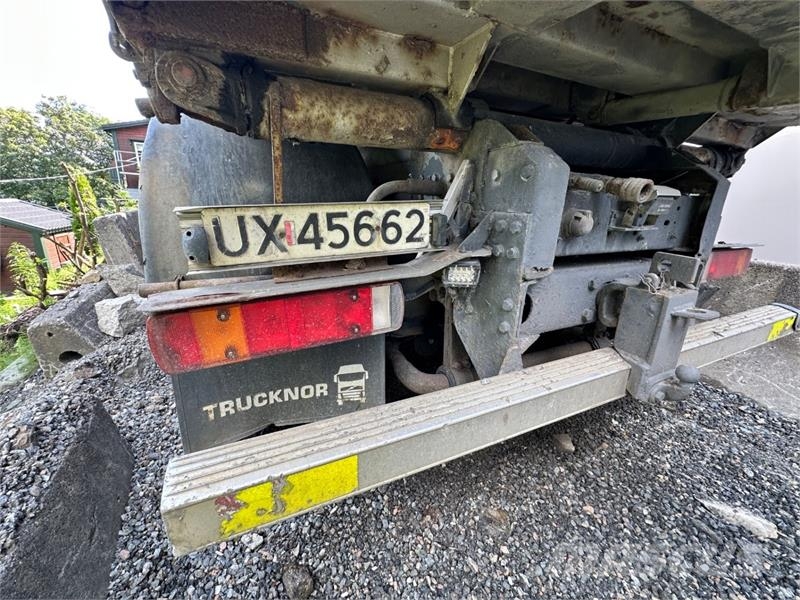 Volvo FM7 4x2 kranbil, HMF 753 K2, 3-veis tipp, kran ser Kranbil