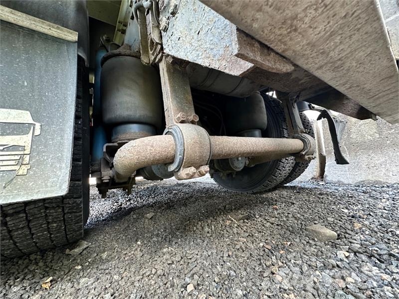Volvo FM7 4x2 kranbil, HMF 753 K2, 3-veis tipp, kran ser Kranbil