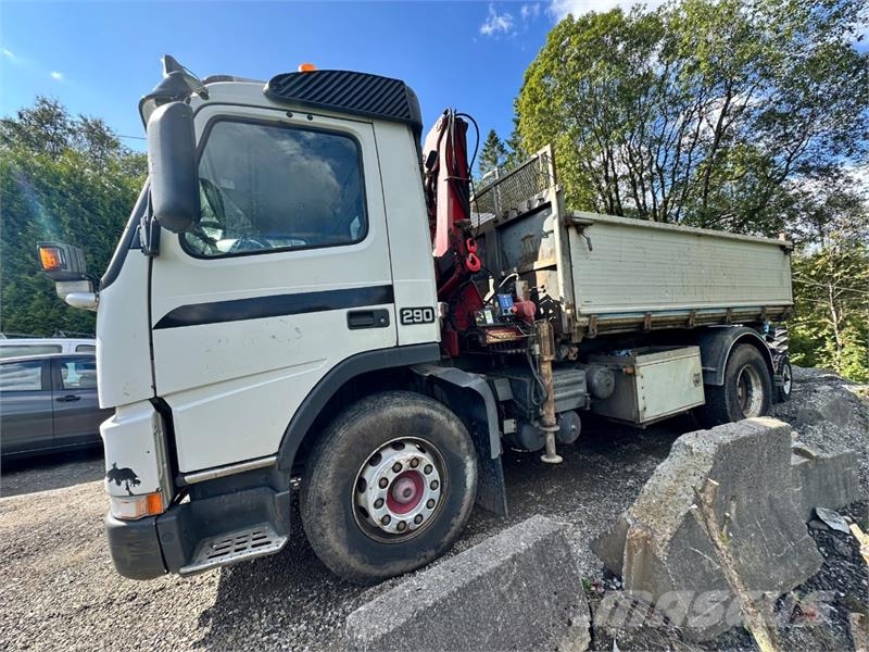 Volvo FM7 4x2 kranbil, HMF 753 K2, 3-veis tipp, kran ser Kranbil
