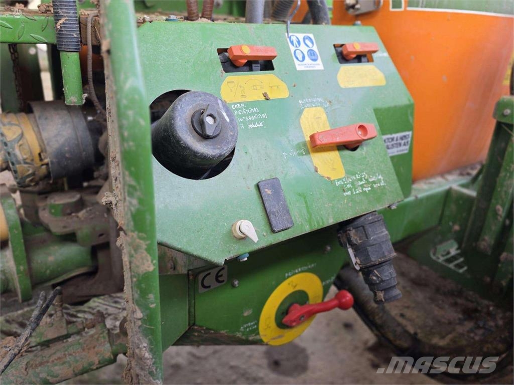Amazone UG 4500 Nova Self-propelled sprayers