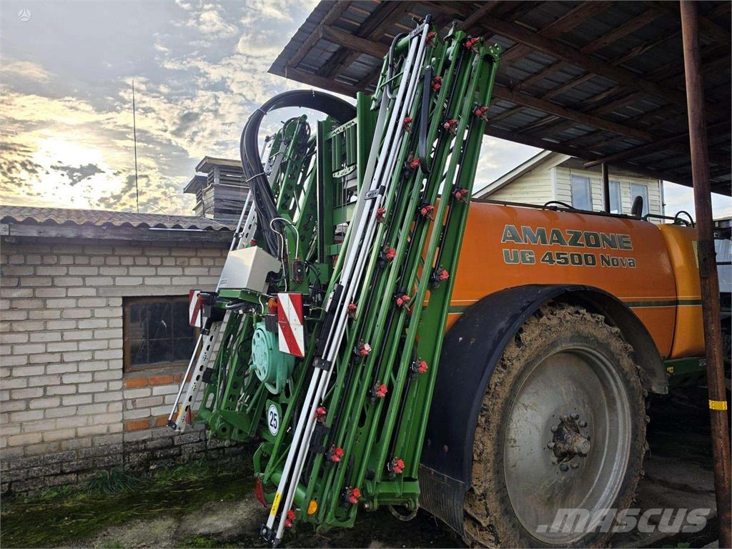 Amazone UG 4500 Nova Self-propelled sprayers