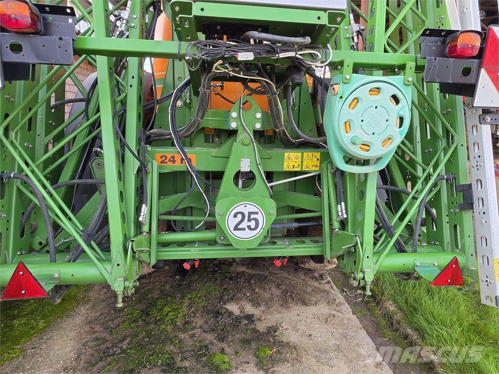 Amazone UG 4500 Nova Self-propelled sprayers