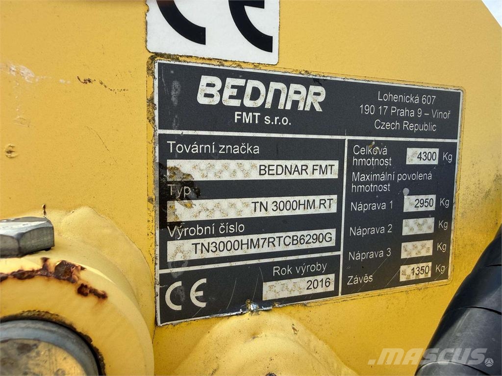 Bednar TN3000HM RT Arrastradoras para campos