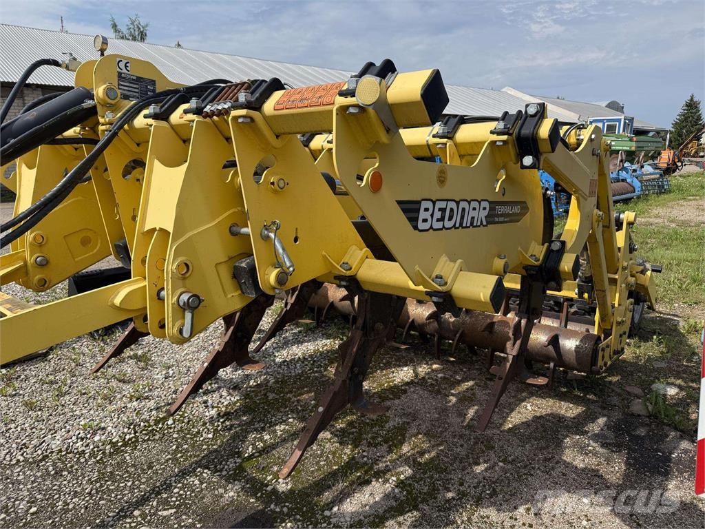 Bednar TN3000HM RT Arrastradoras para campos