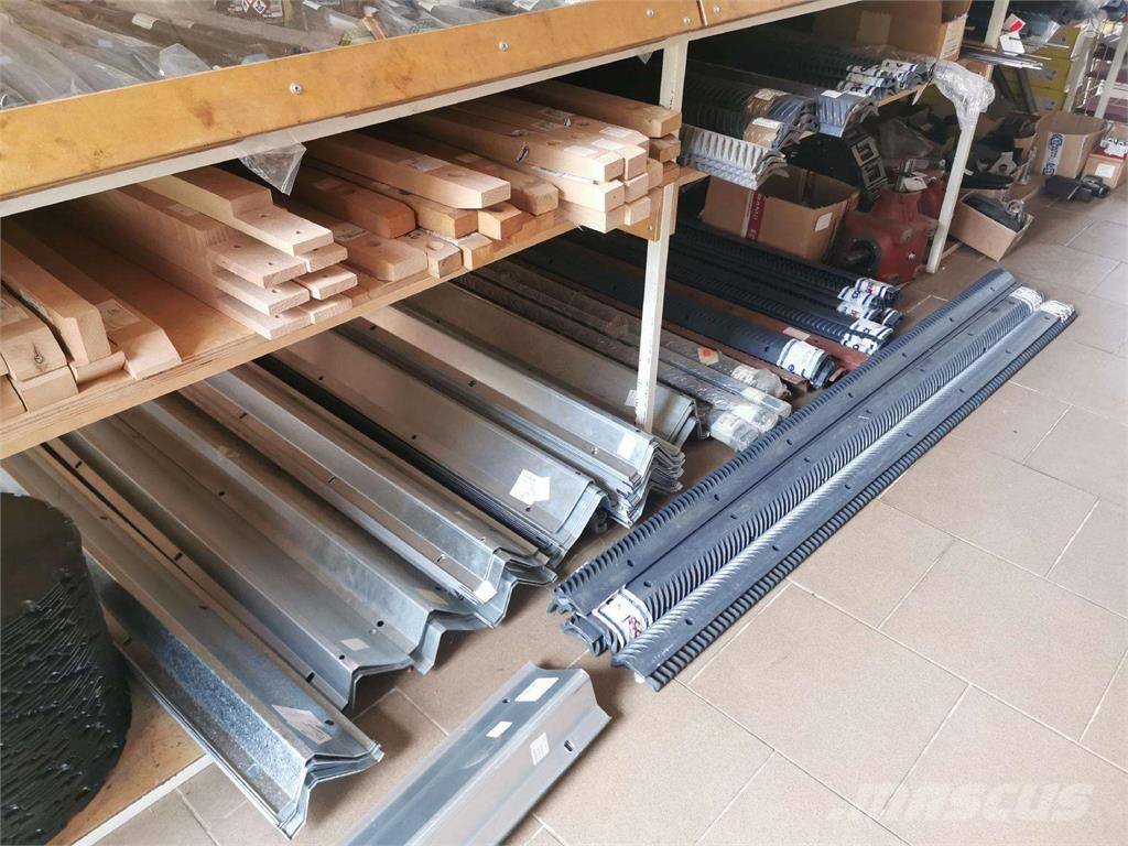 CLAAS  ماكينات زراعية - غير ذلك